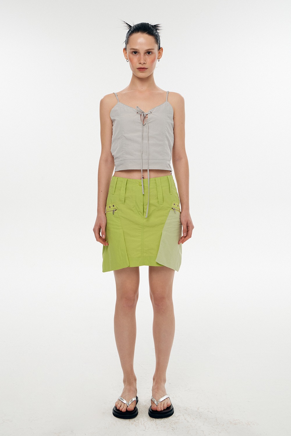 Exposed pocket cargo mini skirt [Green]